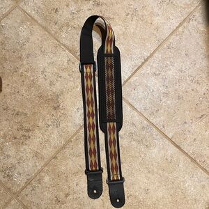 Black and Gold Women’s Guitar Strap